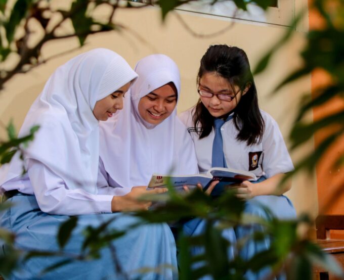Menggali Budaya Lokal: Perjalanan Pendidikan di Situs Bersejarah Menggali Budaya Lokal: Perjalanan Pendidikan di Situs Bersejarah