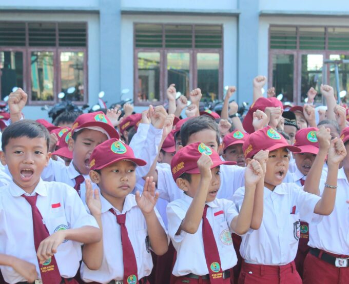 Membangun Keterampilan Soft: Kompetisi Debat dan Public Speaking untuk Siswa Membangun Keterampilan Soft: Kompetisi Debat dan Public Speaking untuk Siswa